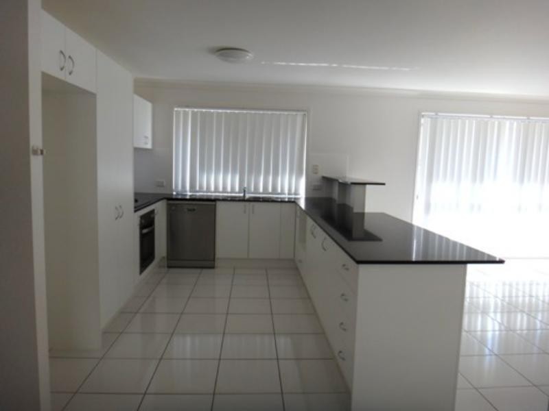 5 Dornoch  Cres, Raceview QLD 4305