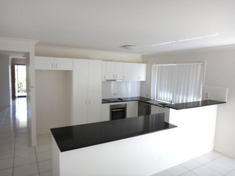 5 Dornoch  Cres, Raceview QLD 4305