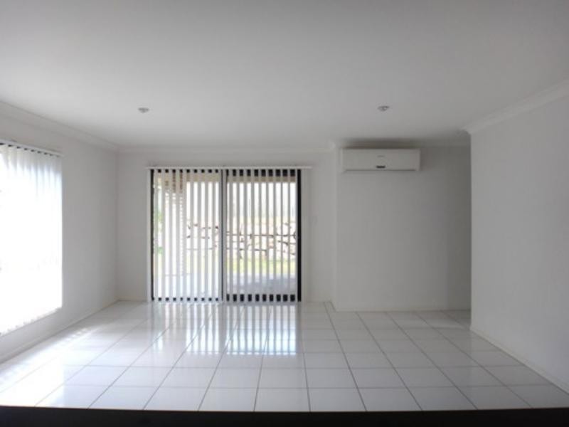 5 Dornoch  Cres, Raceview QLD 4305