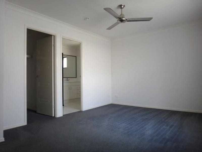 5 Dornoch  Cres, Raceview QLD 4305