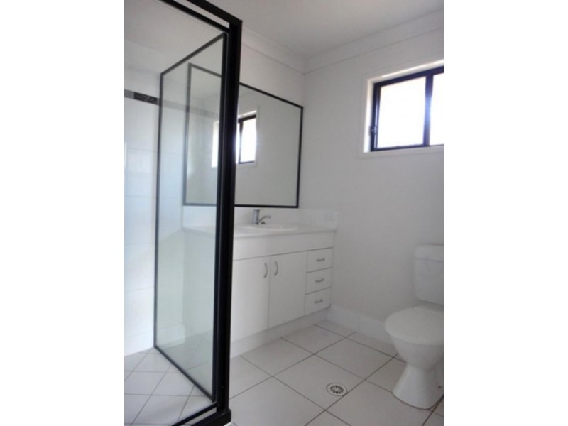 5 Dornoch  Cres, Raceview QLD 4305