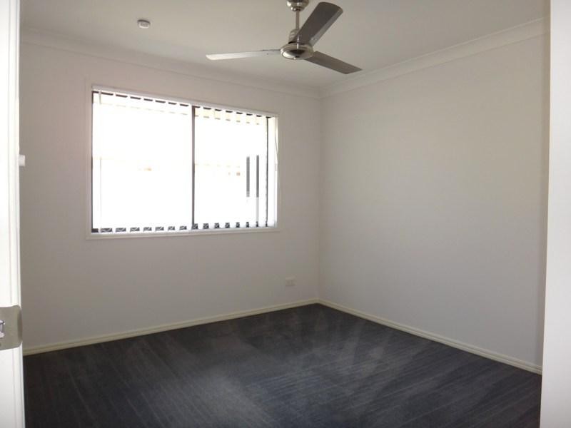 5 Dornoch  Cres, Raceview QLD 4305