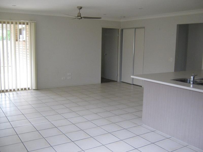 31 Scottsdale St, Raceview QLD 4305