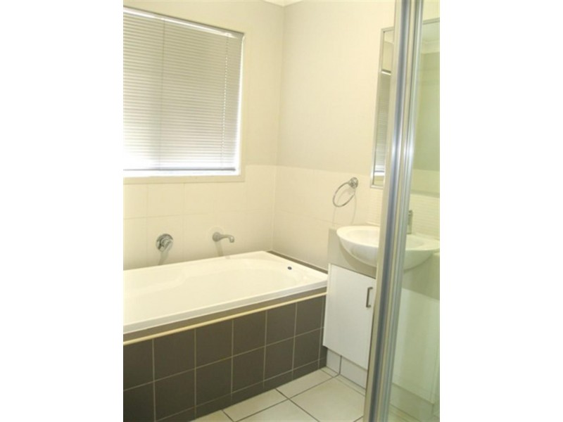 31 Scottsdale St, Raceview QLD 4305