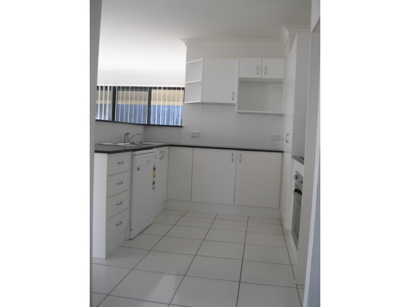 33 Dornoch  Cres, Raceview QLD 4305