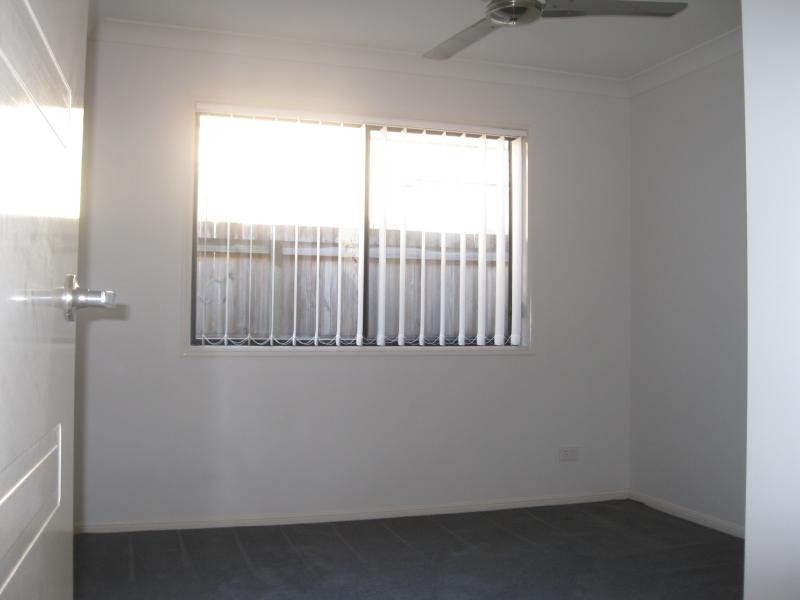 33 Dornoch  Cres, Raceview QLD 4305