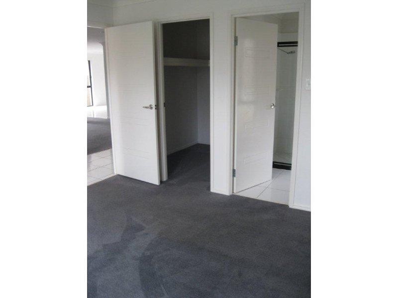 42 McCorry  Dr, Collingwood Park QLD 4301