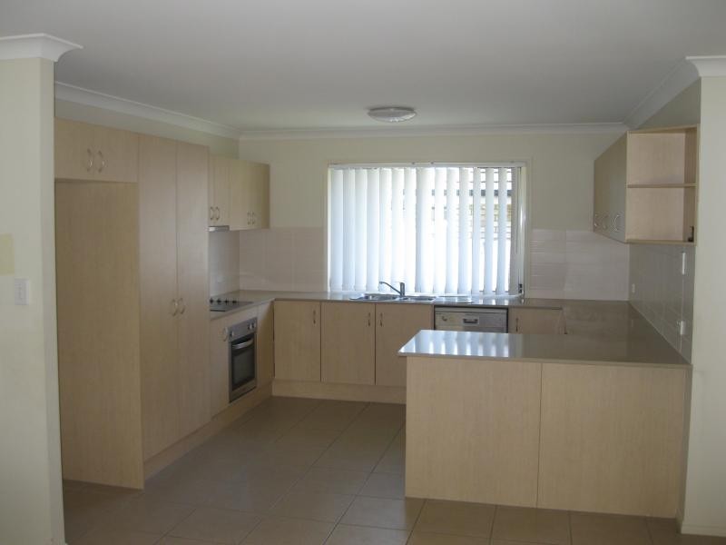 4 Brighton St, Raceview QLD 4305