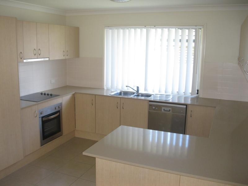 4 Brighton St, Raceview QLD 4305
