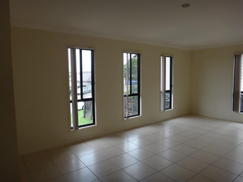 11 Griffin St, Collingwood Park QLD 4301