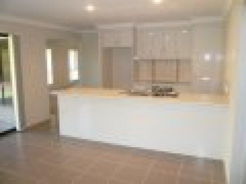 27 Davies  St, Goodna QLD 4300
