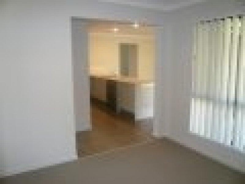27 Davies  St, Goodna QLD 4300