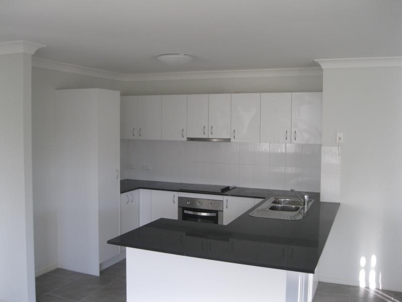 40 Pencarrow  Ct, Raceview QLD 4305