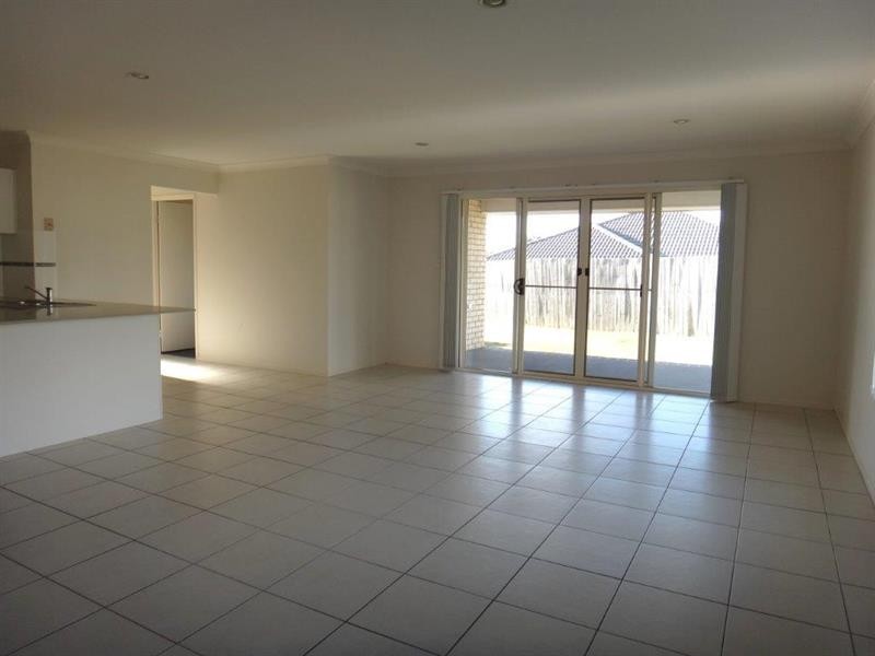 63 Dornoch  Cres, Raceview QLD 4305