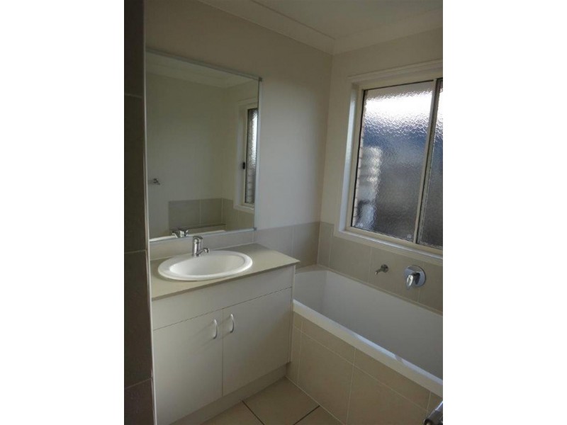 63 Dornoch  Cres, Raceview QLD 4305