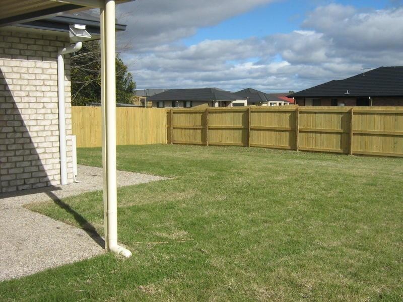 133 Raceview  St, Raceview QLD 4305