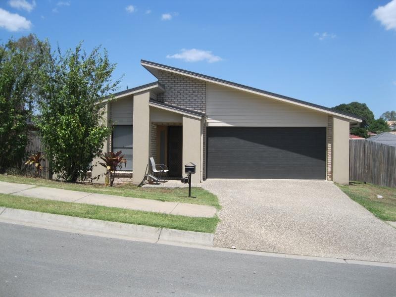 4 Ledger St, Redbank Plains QLD 4301