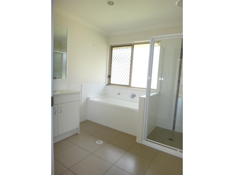 82 Avon  St, Leichhardt QLD 4305