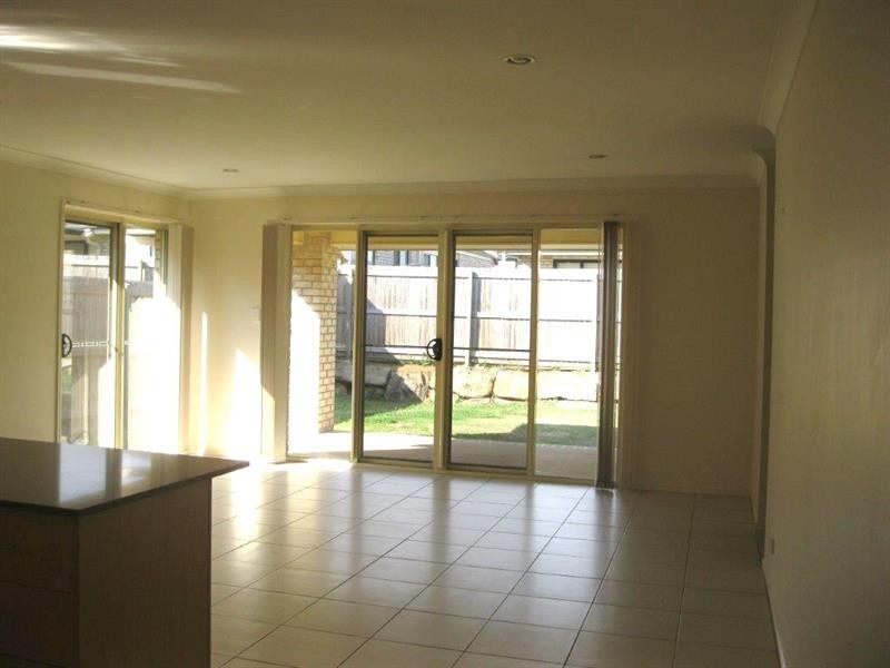 13 Pencarrow  Ct, Raceview QLD 4305