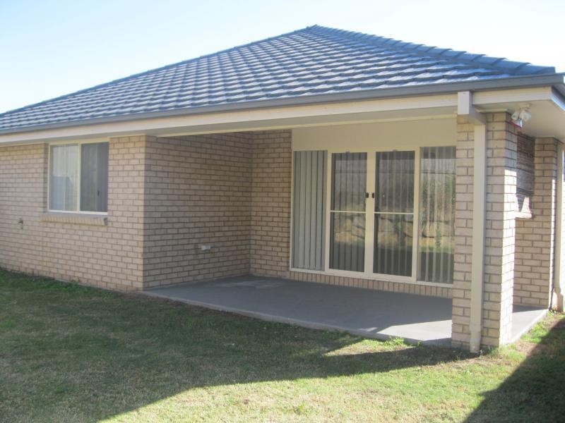 25 Pencarrow  Cres, Raceview QLD 4305