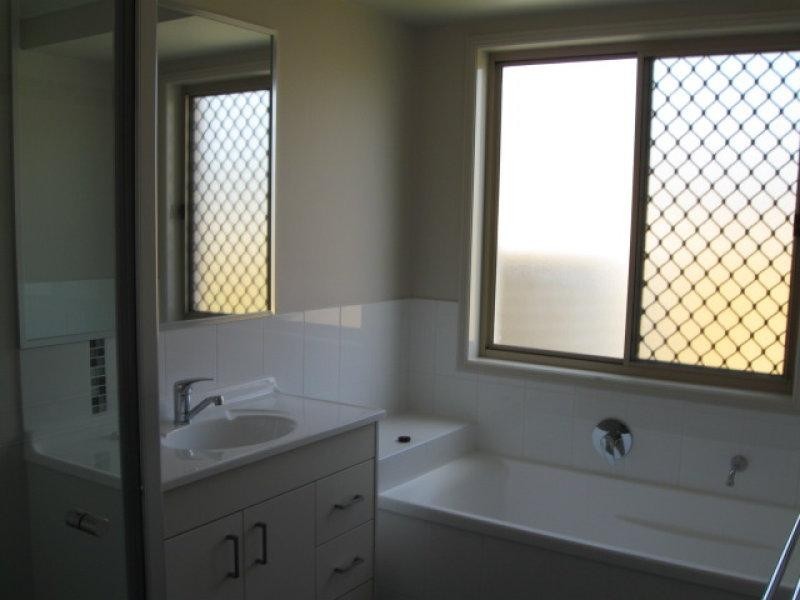 21 Roach Cres, Redbank Plains QLD 4301
