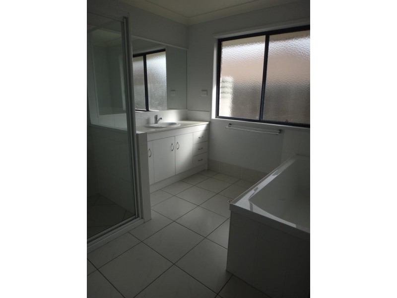 12 Julia  St, Brassall QLD 4305