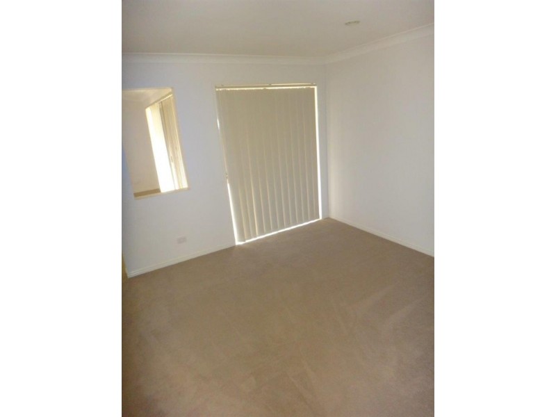 10 Julia St, Brassall QLD 4305
