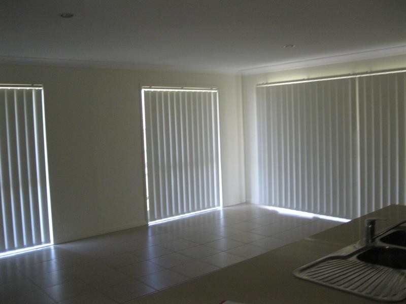 4 Renee St, Redbank Plains QLD 4301