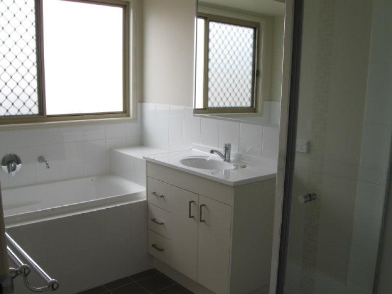 20   Dillon Ave, Augustine Heights QLD 4300