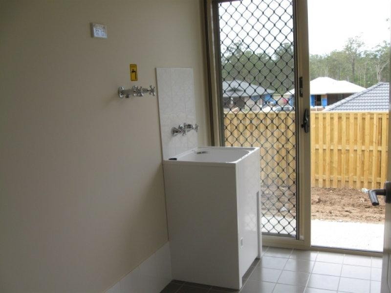 20   Dillon Ave, Augustine Heights QLD 4300