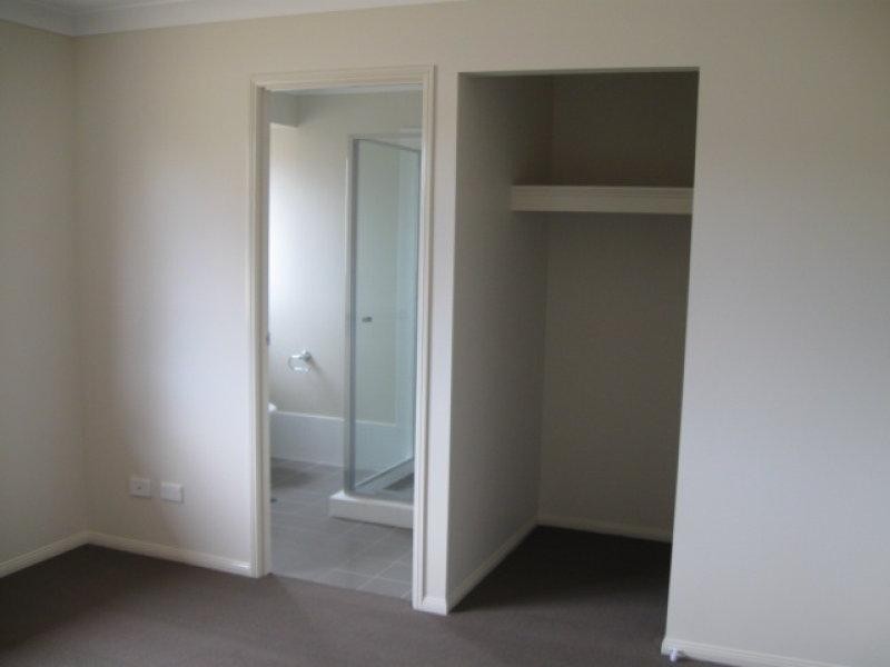 20   Dillon Ave, Augustine Heights QLD 4300