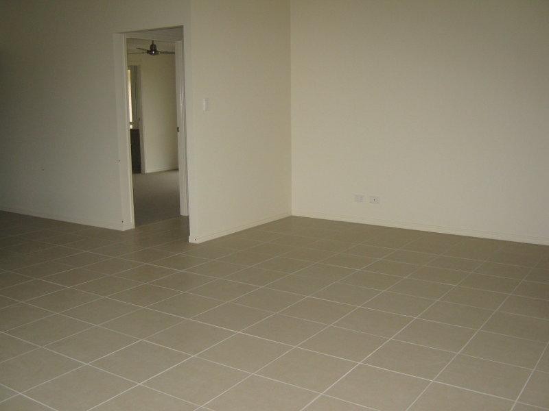 12 Alexandra  St, Brassall QLD 4305