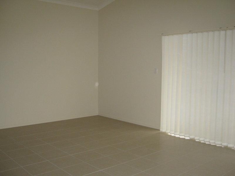 12 Alexandra  St, Brassall QLD 4305