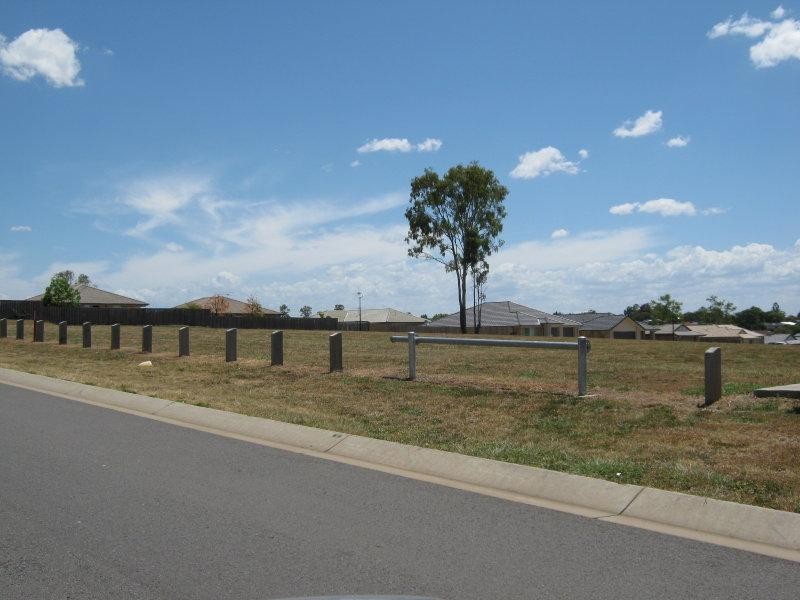 10 Scottsdale St, Raceview QLD 4305