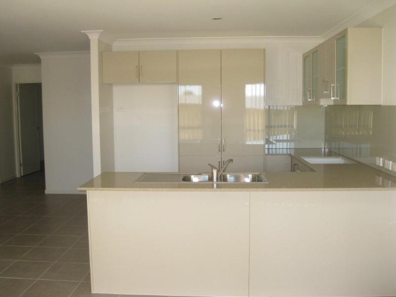 77 Jane St, Leichhardt QLD 4305