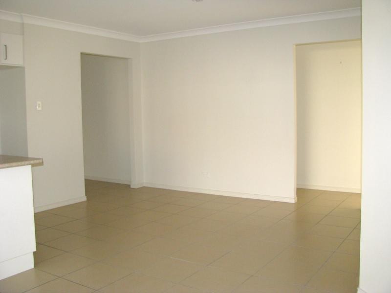 32 Ronayne Cct, One Mile QLD 4305