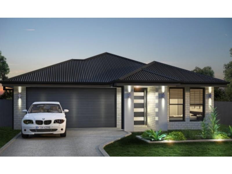 12 Newport Pde, Blacks Beach QLD 4740