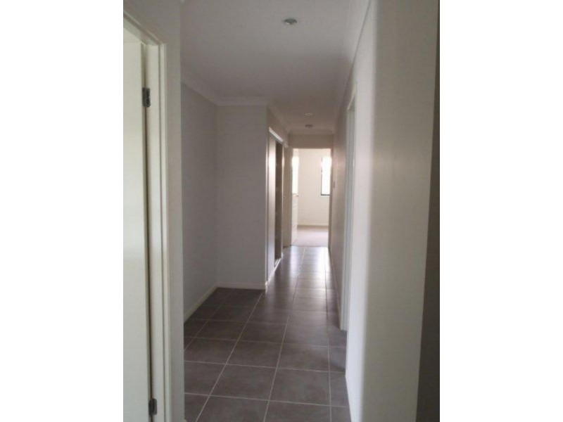 1/1 Belle  Ct, Redbank QLD 4301