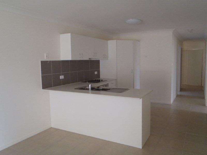 1/5 Belle  Ct, Redbank QLD 4301