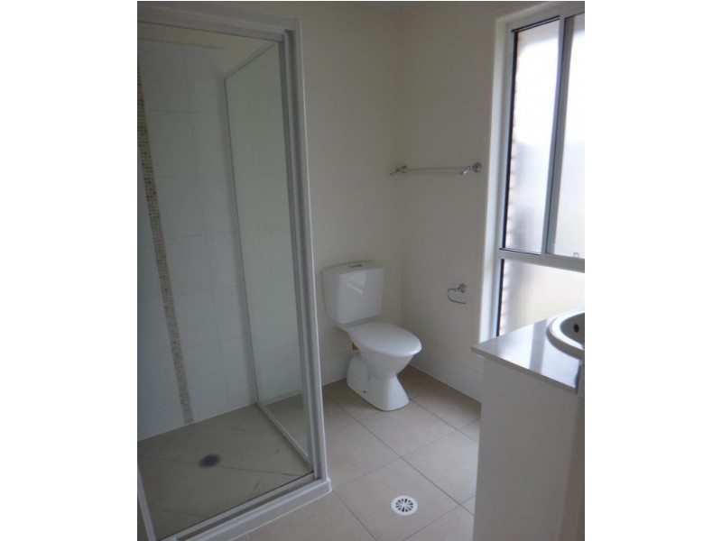 1/5 Belle  Ct, Redbank QLD 4301