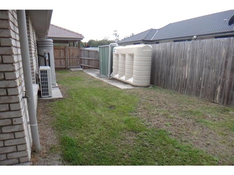 1/5 Belle  Ct, Redbank QLD 4301