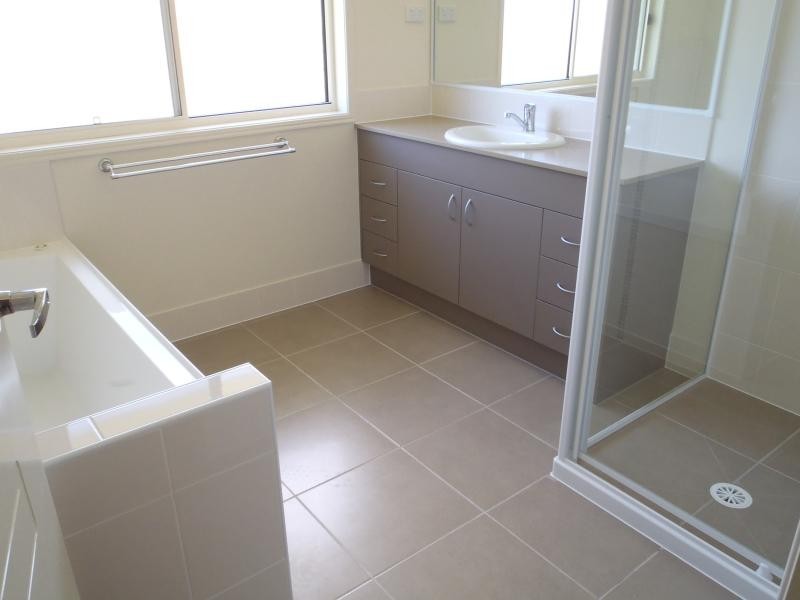 32 Henderson  Rd, Redbank QLD 4301