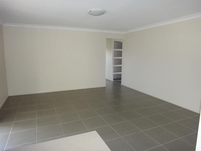 20 Dillon Ave, Augustine Heights QLD 4300