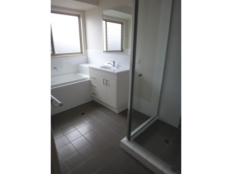 20 Dillon Ave, Augustine Heights QLD 4300