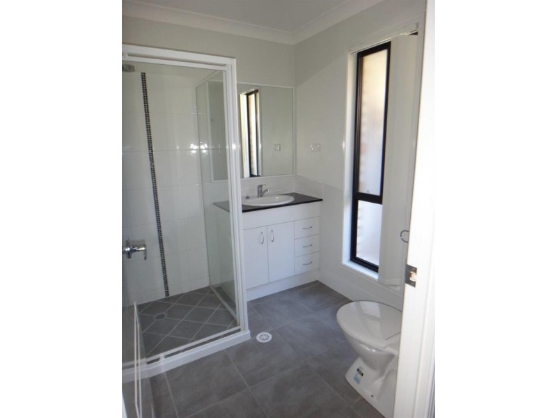 58 Moonlight Dr, Brassall QLD 4305