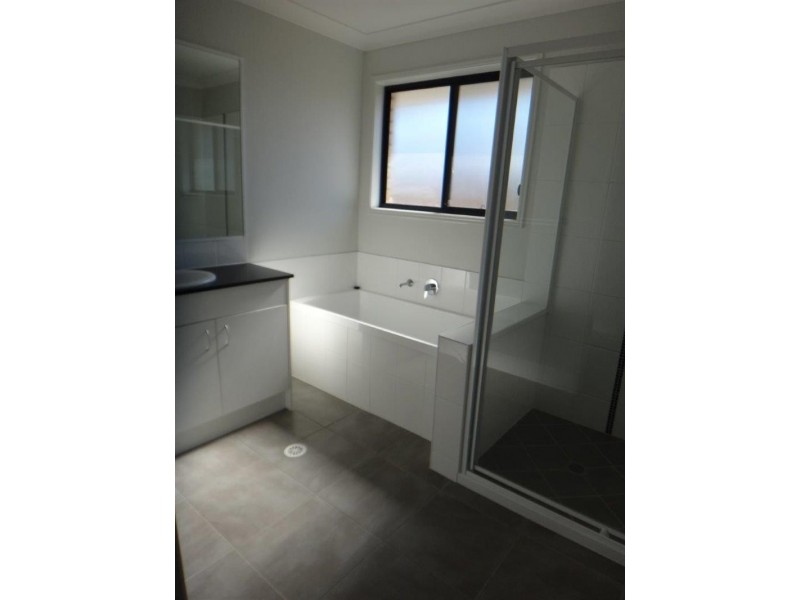 58 Moonlight Dr, Brassall QLD 4305