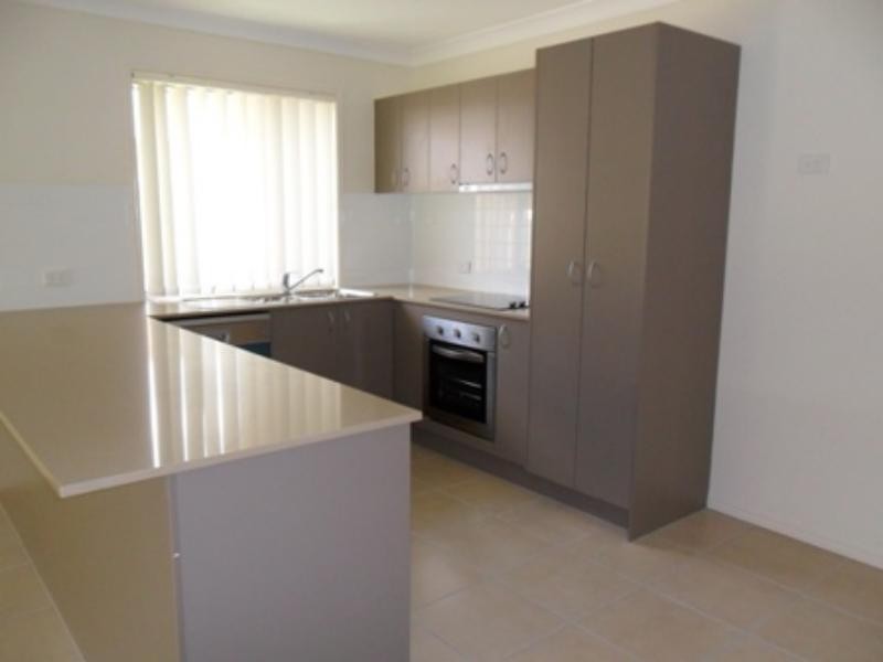 8 Tunstall Pl, Brassall QLD 4305