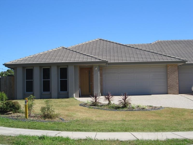 2/2 Tunstall Pl, Brassall QLD 4305