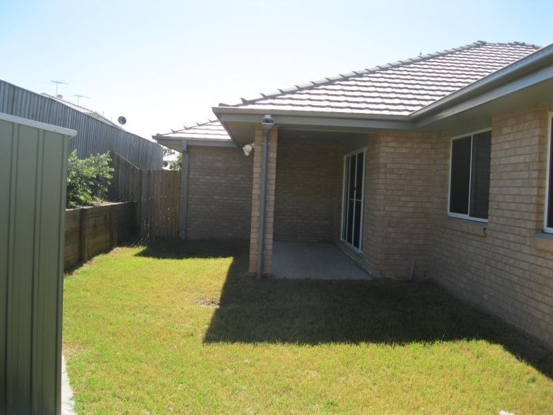 2/2 Tunstall Pl, Brassall QLD 4305