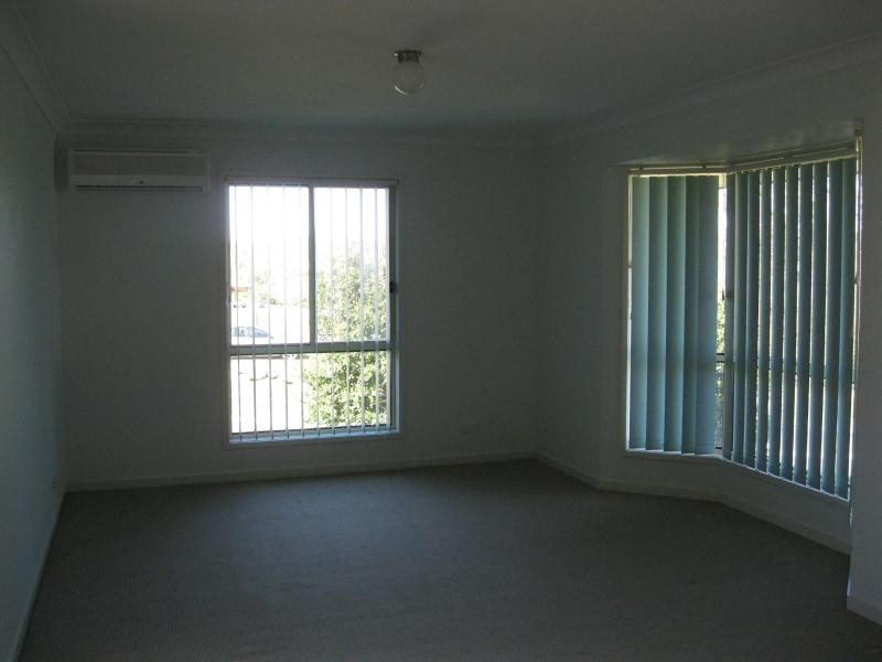 2 Eloise Pl, Sumner QLD 4074